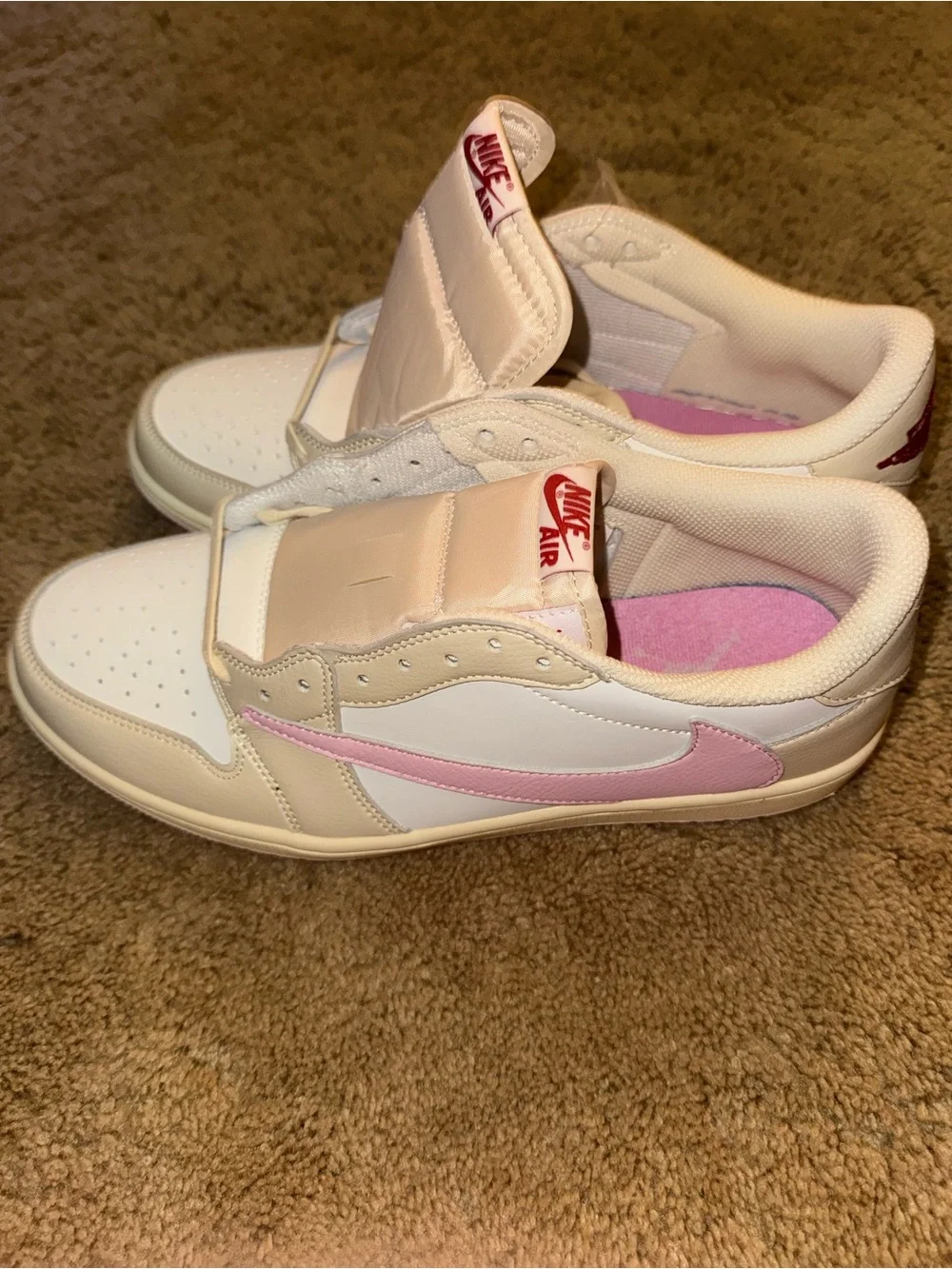 Travis Scott lows shy pink